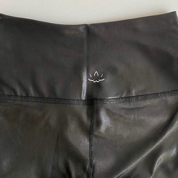 🆕 Beyond Yoga Women's Black Pearlized High Waisted Midi Legging - Picture 7 of 11